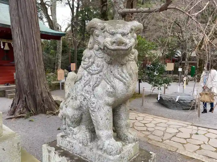 伊豆山神社の狛犬