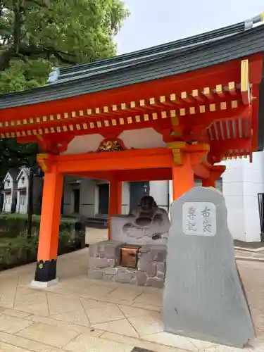 穴八幡宮の{uncategorized: "未分類", other: "その他", undefined: "問題あり", building: "その他建物", grave: "お墓", sacred_gate: "鳥居", guardian: "狛犬", statue: "像", buddha: "仏像", history: "歴史", nature: "自然", garden: "庭園", animal: "動物", pagoda: "塔", temizu: "手水舎", mountain_gate: "山門・神門", sanctuary: "本殿・本堂", subordinate: "末社・摂社", art: "芸術", scenery: "景色", jizo: "地蔵", ema: "絵馬", goshuin: "御朱印", omikuji: "おみくじ", items: "授与品その他", amulet: "お守り", goshuincho: "御朱印帳", eats: "食事", festival: "お祭り", votive_dance: "神楽", shichigosan: "七五三参", wedding: "結婚式", experience: "体験その他", initially: "初詣", around: "周辺", anti_infection: "感染症対策"}