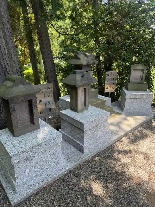 天照皇大神の{uncategorized: "未分類", other: "その他", undefined: "問題あり", building: "その他建物", grave: "お墓", sacred_gate: "鳥居", guardian: "狛犬", statue: "像", buddha: "仏像", history: "歴史", nature: "自然", garden: "庭園", animal: "動物", pagoda: "塔", temizu: "手水舎", mountain_gate: "山門・神門", sanctuary: "本殿・本堂", subordinate: "末社・摂社", art: "芸術", scenery: "景色", jizo: "地蔵", ema: "絵馬", goshuin: "御朱印", omikuji: "おみくじ", items: "授与品その他", amulet: "お守り", goshuincho: "御朱印帳", eats: "食事", festival: "お祭り", votive_dance: "神楽", shichigosan: "七五三参", wedding: "結婚式", experience: "体験その他", initially: "初詣", around: "周辺", anti_infection: "感染症対策"}