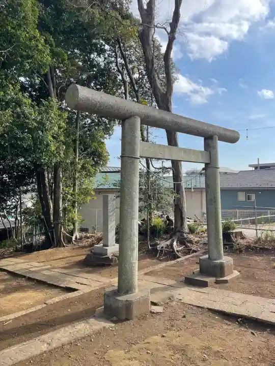 春日神社の{uncategorized: "未分類", other: "その他", undefined: "問題あり", building: "その他建物", grave: "お墓", sacred_gate: "鳥居", guardian: "狛犬", statue: "像", buddha: "仏像", history: "歴史", nature: "自然", garden: "庭園", animal: "動物", pagoda: "塔", temizu: "手水舎", mountain_gate: "山門・神門", sanctuary: "本殿・本堂", subordinate: "末社・摂社", art: "芸術", scenery: "景色", jizo: "地蔵", ema: "絵馬", goshuin: "御朱印", omikuji: "おみくじ", items: "授与品その他", amulet: "お守り", goshuincho: "御朱印帳", eats: "食事", festival: "お祭り", votive_dance: "神楽", shichigosan: "七五三参", wedding: "結婚式", experience: "体験その他", initially: "初詣", around: "周辺", anti_infection: "感染症対策"}