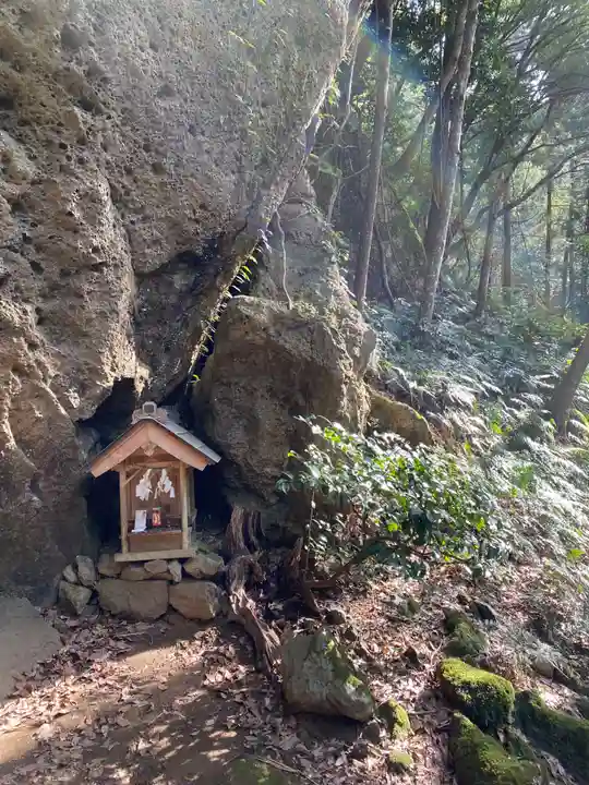 御陵神社の末社・摂社