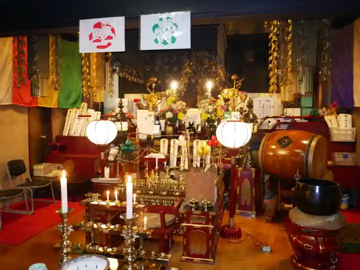 三瀧山不動院の本殿・本堂