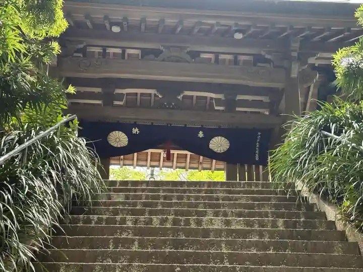 宗像大社中津宮の{uncategorized: "未分類", other: "その他", undefined: "問題あり", building: "その他建物", grave: "お墓", sacred_gate: "鳥居", guardian: "狛犬", statue: "像", buddha: "仏像", history: "歴史", nature: "自然", garden: "庭園", animal: "動物", pagoda: "塔", temizu: "手水舎", mountain_gate: "山門・神門", sanctuary: "本殿・本堂", subordinate: "末社・摂社", art: "芸術", scenery: "景色", jizo: "地蔵", ema: "絵馬", goshuin: "御朱印", omikuji: "おみくじ", items: "授与品その他", amulet: "お守り", goshuincho: "御朱印帳", eats: "食事", festival: "お祭り", votive_dance: "神楽", shichigosan: "七五三参", wedding: "結婚式", experience: "体験その他", initially: "初詣", around: "周辺", anti_infection: "感染症対策"}