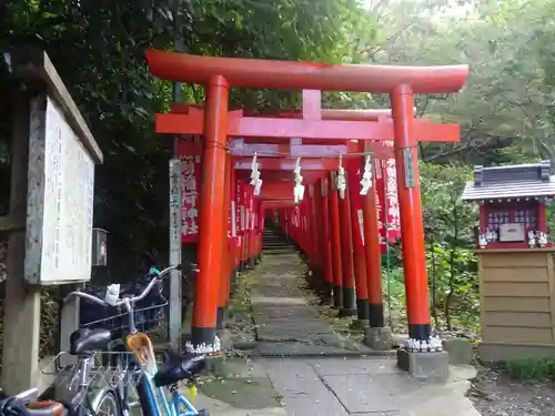 佐助稲荷神社の鳥居