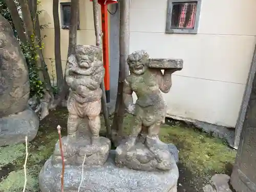 吉原神社の像