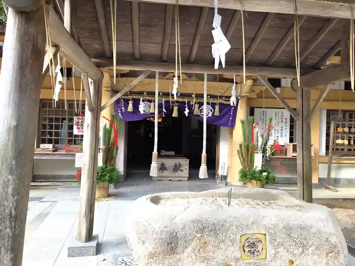 宮地嶽神社の末社・摂社