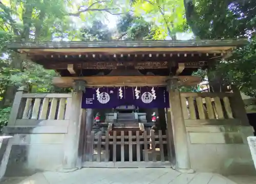 駒込稲荷神社の{uncategorized: "未分類", other: "その他", undefined: "問題あり", building: "その他建物", grave: "お墓", sacred_gate: "鳥居", guardian: "狛犬", statue: "像", buddha: "仏像", history: "歴史", nature: "自然", garden: "庭園", animal: "動物", pagoda: "塔", temizu: "手水舎", mountain_gate: "山門・神門", sanctuary: "本殿・本堂", subordinate: "末社・摂社", art: "芸術", scenery: "景色", jizo: "地蔵", ema: "絵馬", goshuin: "御朱印", omikuji: "おみくじ", items: "授与品その他", amulet: "お守り", goshuincho: "御朱印帳", eats: "食事", festival: "お祭り", votive_dance: "神楽", shichigosan: "七五三参", wedding: "結婚式", experience: "体験その他", initially: "初詣", around: "周辺", anti_infection: "感染症対策"}