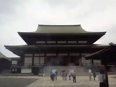 成田山新勝寺の本殿・本堂