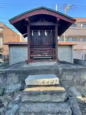 横浜熊野神社の{uncategorized: "未分類", other: "その他", undefined: "問題あり", building: "その他建物", grave: "お墓", sacred_gate: "鳥居", guardian: "狛犬", statue: "像", buddha: "仏像", history: "歴史", nature: "自然", garden: "庭園", animal: "動物", pagoda: "塔", temizu: "手水舎", mountain_gate: "山門・神門", sanctuary: "本殿・本堂", subordinate: "末社・摂社", art: "芸術", scenery: "景色", jizo: "地蔵", ema: "絵馬", goshuin: "御朱印", omikuji: "おみくじ", items: "授与品その他", amulet: "お守り", goshuincho: "御朱印帳", eats: "食事", festival: "お祭り", votive_dance: "神楽", shichigosan: "七五三参", wedding: "結婚式", experience: "体験その他", initially: "初詣", around: "周辺", anti_infection: "感染症対策"}