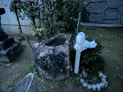 湯神社の{uncategorized: "未分類", other: "その他", undefined: "問題あり", building: "その他建物", grave: "お墓", sacred_gate: "鳥居", guardian: "狛犬", statue: "像", buddha: "仏像", history: "歴史", nature: "自然", garden: "庭園", animal: "動物", pagoda: "塔", temizu: "手水舎", mountain_gate: "山門・神門", sanctuary: "本殿・本堂", subordinate: "末社・摂社", art: "芸術", scenery: "景色", jizo: "地蔵", ema: "絵馬", goshuin: "御朱印", omikuji: "おみくじ", items: "授与品その他", amulet: "お守り", goshuincho: "御朱印帳", eats: "食事", festival: "お祭り", votive_dance: "神楽", shichigosan: "七五三参", wedding: "結婚式", experience: "体験その他", initially: "初詣", around: "周辺", anti_infection: "感染症対策"}