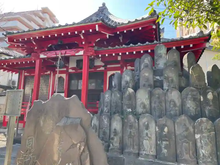 願行寺の{uncategorized: "未分類", other: "その他", undefined: "問題あり", building: "その他建物", grave: "お墓", sacred_gate: "鳥居", guardian: "狛犬", statue: "像", buddha: "仏像", history: "歴史", nature: "自然", garden: "庭園", animal: "動物", pagoda: "塔", temizu: "手水舎", mountain_gate: "山門・神門", sanctuary: "本殿・本堂", subordinate: "末社・摂社", art: "芸術", scenery: "景色", jizo: "地蔵", ema: "絵馬", goshuin: "御朱印", omikuji: "おみくじ", items: "授与品その他", amulet: "お守り", goshuincho: "御朱印帳", eats: "食事", festival: "お祭り", votive_dance: "神楽", shichigosan: "七五三参", wedding: "結婚式", experience: "体験その他", initially: "初詣", around: "周辺", anti_infection: "感染症対策"}