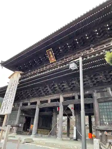 久遠寺の本殿・本堂