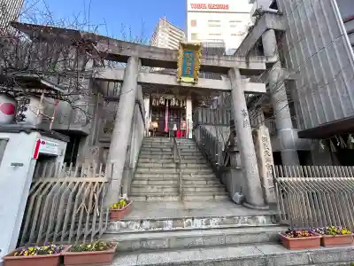綱敷天神社御旅社の{uncategorized: "未分類", other: "その他", undefined: "問題あり", building: "その他建物", grave: "お墓", sacred_gate: "鳥居", guardian: "狛犬", statue: "像", buddha: "仏像", history: "歴史", nature: "自然", garden: "庭園", animal: "動物", pagoda: "塔", temizu: "手水舎", mountain_gate: "山門・神門", sanctuary: "本殿・本堂", subordinate: "末社・摂社", art: "芸術", scenery: "景色", jizo: "地蔵", ema: "絵馬", goshuin: "御朱印", omikuji: "おみくじ", items: "授与品その他", amulet: "お守り", goshuincho: "御朱印帳", eats: "食事", festival: "お祭り", votive_dance: "神楽", shichigosan: "七五三参", wedding: "結婚式", experience: "体験その他", initially: "初詣", around: "周辺", anti_infection: "感染症対策"}
