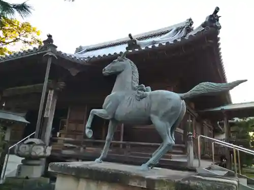 斑鳩寺の像