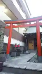 福徳稲荷大明神の鳥居