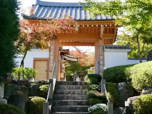 宝徳寺の山門