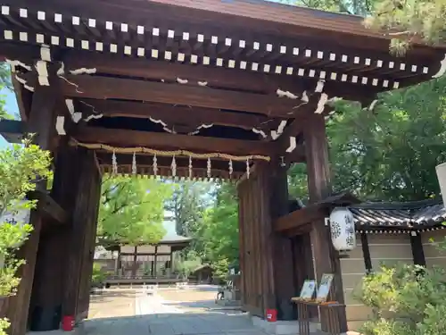 御霊神社（上御霊神社）の山門・神門