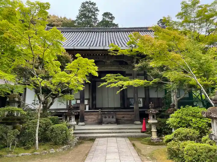 西明寺の本殿・本堂