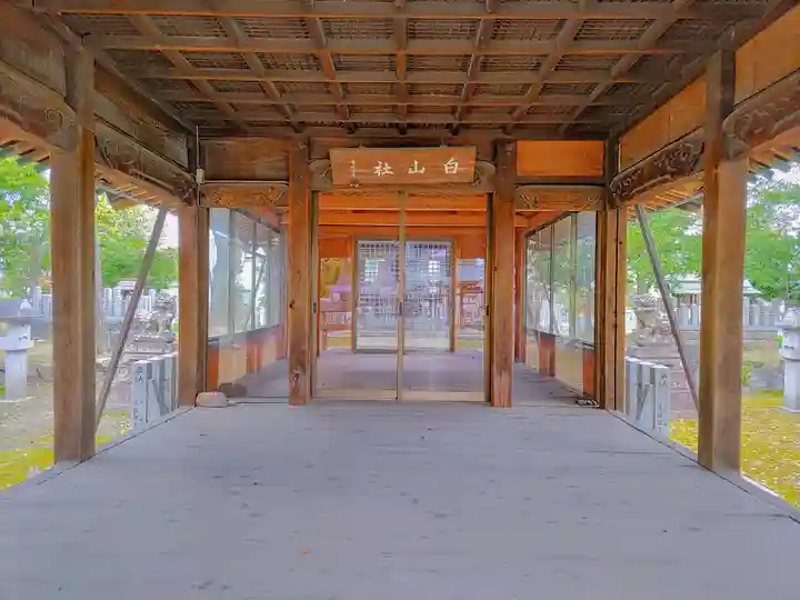 白山社(川井町)の本殿・本堂