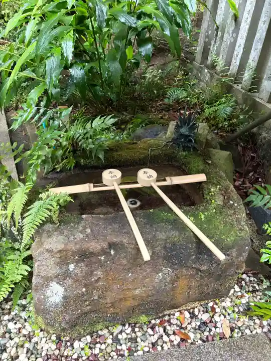 瀧王神社の{uncategorized: "未分類", other: "その他", undefined: "問題あり", building: "その他建物", grave: "お墓", sacred_gate: "鳥居", guardian: "狛犬", statue: "像", buddha: "仏像", history: "歴史", nature: "自然", garden: "庭園", animal: "動物", pagoda: "塔", temizu: "手水舎", mountain_gate: "山門・神門", sanctuary: "本殿・本堂", subordinate: "末社・摂社", art: "芸術", scenery: "景色", jizo: "地蔵", ema: "絵馬", goshuin: "御朱印", omikuji: "おみくじ", items: "授与品その他", amulet: "お守り", goshuincho: "御朱印帳", eats: "食事", festival: "お祭り", votive_dance: "神楽", shichigosan: "七五三参", wedding: "結婚式", experience: "体験その他", initially: "初詣", around: "周辺", anti_infection: "感染症対策"}