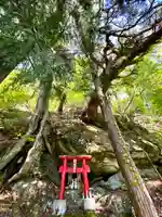 剣岩稲荷神社の本殿・本堂
