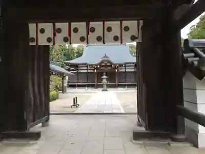 薬王院の山門・神門