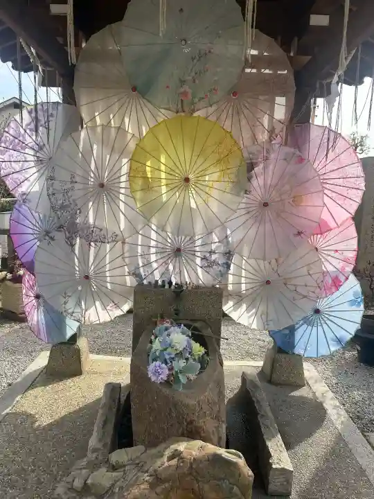 水堂須佐男神社の{uncategorized: "未分類", other: "その他", undefined: "問題あり", building: "その他建物", grave: "お墓", sacred_gate: "鳥居", guardian: "狛犬", statue: "像", buddha: "仏像", history: "歴史", nature: "自然", garden: "庭園", animal: "動物", pagoda: "塔", temizu: "手水舎", mountain_gate: "山門・神門", sanctuary: "本殿・本堂", subordinate: "末社・摂社", art: "芸術", scenery: "景色", jizo: "地蔵", ema: "絵馬", goshuin: "御朱印", omikuji: "おみくじ", items: "授与品その他", amulet: "お守り", goshuincho: "御朱印帳", eats: "食事", festival: "お祭り", votive_dance: "神楽", shichigosan: "七五三参", wedding: "結婚式", experience: "体験その他", initially: "初詣", around: "周辺", anti_infection: "感染症対策"}