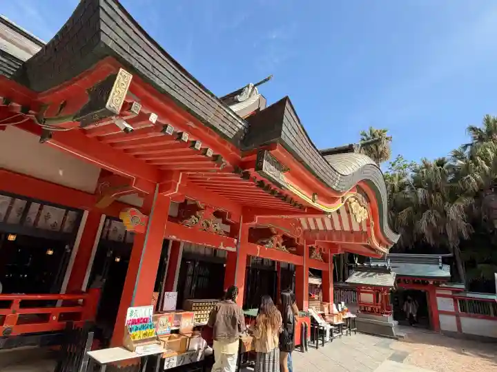 青島神社(青島神宮)の{uncategorized: "未分類", other: "その他", undefined: "問題あり", building: "その他建物", grave: "お墓", sacred_gate: "鳥居", guardian: "狛犬", statue: "像", buddha: "仏像", history: "歴史", nature: "自然", garden: "庭園", animal: "動物", pagoda: "塔", temizu: "手水舎", mountain_gate: "山門・神門", sanctuary: "本殿・本堂", subordinate: "末社・摂社", art: "芸術", scenery: "景色", jizo: "地蔵", ema: "絵馬", goshuin: "御朱印", omikuji: "おみくじ", items: "授与品その他", amulet: "お守り", goshuincho: "御朱印帳", eats: "食事", festival: "お祭り", votive_dance: "神楽", shichigosan: "七五三参", wedding: "結婚式", experience: "体験その他", initially: "初詣", around: "周辺", anti_infection: "感染症対策"}