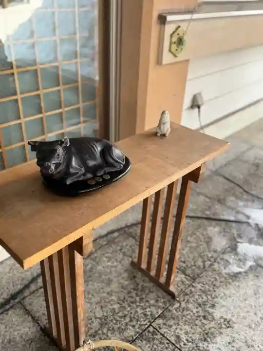 彌彦神社 (伊夜日子神社)の{uncategorized: "未分類", other: "その他", undefined: "問題あり", building: "その他建物", grave: "お墓", sacred_gate: "鳥居", guardian: "狛犬", statue: "像", buddha: "仏像", history: "歴史", nature: "自然", garden: "庭園", animal: "動物", pagoda: "塔", temizu: "手水舎", mountain_gate: "山門・神門", sanctuary: "本殿・本堂", subordinate: "末社・摂社", art: "芸術", scenery: "景色", jizo: "地蔵", ema: "絵馬", goshuin: "御朱印", omikuji: "おみくじ", items: "授与品その他", amulet: "お守り", goshuincho: "御朱印帳", eats: "食事", festival: "お祭り", votive_dance: "神楽", shichigosan: "七五三参", wedding: "結婚式", experience: "体験その他", initially: "初詣", around: "周辺", anti_infection: "感染症対策"}