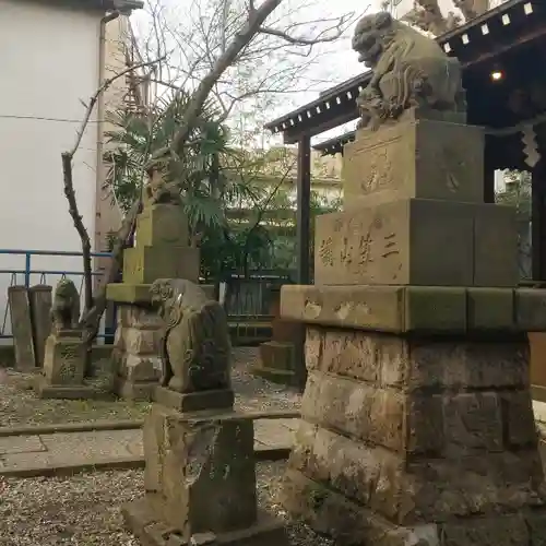 寄木神社の狛犬