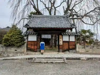 増泉寺の山門