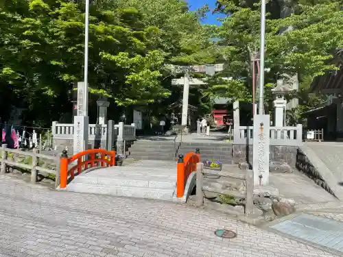 富士山東口本宮 冨士浅間神社の{uncategorized: "未分類", other: "その他", undefined: "問題あり", building: "その他建物", grave: "お墓", sacred_gate: "鳥居", guardian: "狛犬", statue: "像", buddha: "仏像", history: "歴史", nature: "自然", garden: "庭園", animal: "動物", pagoda: "塔", temizu: "手水舎", mountain_gate: "山門・神門", sanctuary: "本殿・本堂", subordinate: "末社・摂社", art: "芸術", scenery: "景色", jizo: "地蔵", ema: "絵馬", goshuin: "御朱印", omikuji: "おみくじ", items: "授与品その他", amulet: "お守り", goshuincho: "御朱印帳", eats: "食事", festival: "お祭り", votive_dance: "神楽", shichigosan: "七五三参", wedding: "結婚式", experience: "体験その他", initially: "初詣", around: "周辺", anti_infection: "感染症対策"}