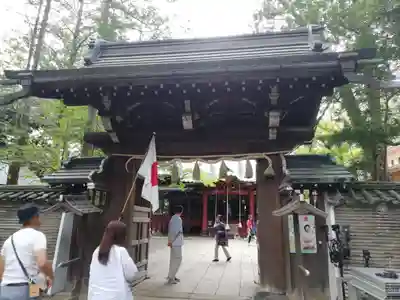 赤坂氷川神社の山門・神門