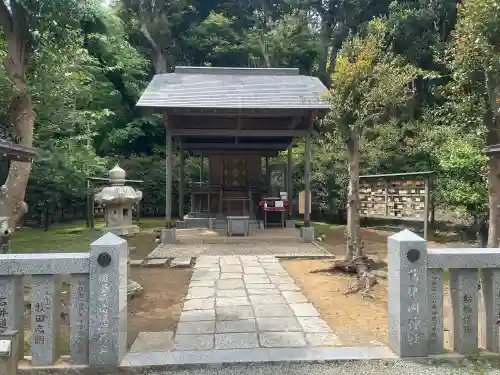 葛原岡神社の{uncategorized: "未分類", other: "その他", undefined: "問題あり", building: "その他建物", grave: "お墓", sacred_gate: "鳥居", guardian: "狛犬", statue: "像", buddha: "仏像", history: "歴史", nature: "自然", garden: "庭園", animal: "動物", pagoda: "塔", temizu: "手水舎", mountain_gate: "山門・神門", sanctuary: "本殿・本堂", subordinate: "末社・摂社", art: "芸術", scenery: "景色", jizo: "地蔵", ema: "絵馬", goshuin: "御朱印", omikuji: "おみくじ", items: "授与品その他", amulet: "お守り", goshuincho: "御朱印帳", eats: "食事", festival: "お祭り", votive_dance: "神楽", shichigosan: "七五三参", wedding: "結婚式", experience: "体験その他", initially: "初詣", around: "周辺", anti_infection: "感染症対策"}