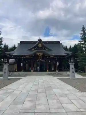 美瑛神社の{uncategorized: "未分類", other: "その他", undefined: "問題あり", building: "その他建物", grave: "お墓", sacred_gate: "鳥居", guardian: "狛犬", statue: "像", buddha: "仏像", history: "歴史", nature: "自然", garden: "庭園", animal: "動物", pagoda: "塔", temizu: "手水舎", mountain_gate: "山門・神門", sanctuary: "本殿・本堂", subordinate: "末社・摂社", art: "芸術", scenery: "景色", jizo: "地蔵", ema: "絵馬", goshuin: "御朱印", omikuji: "おみくじ", items: "授与品その他", amulet: "お守り", goshuincho: "御朱印帳", eats: "食事", festival: "お祭り", votive_dance: "神楽", shichigosan: "七五三参", wedding: "結婚式", experience: "体験その他", initially: "初詣", around: "周辺", anti_infection: "感染症対策"}