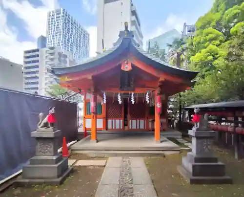 豊栄稲荷神社の{uncategorized: "未分類", other: "その他", undefined: "問題あり", building: "その他建物", grave: "お墓", sacred_gate: "鳥居", guardian: "狛犬", statue: "像", buddha: "仏像", history: "歴史", nature: "自然", garden: "庭園", animal: "動物", pagoda: "塔", temizu: "手水舎", mountain_gate: "山門・神門", sanctuary: "本殿・本堂", subordinate: "末社・摂社", art: "芸術", scenery: "景色", jizo: "地蔵", ema: "絵馬", goshuin: "御朱印", omikuji: "おみくじ", items: "授与品その他", amulet: "お守り", goshuincho: "御朱印帳", eats: "食事", festival: "お祭り", votive_dance: "神楽", shichigosan: "七五三参", wedding: "結婚式", experience: "体験その他", initially: "初詣", around: "周辺", anti_infection: "感染症対策"}