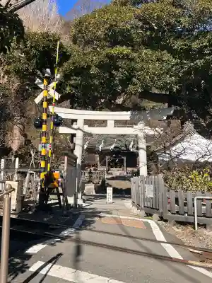 御霊神社の{uncategorized: "未分類", other: "その他", undefined: "問題あり", building: "その他建物", grave: "お墓", sacred_gate: "鳥居", guardian: "狛犬", statue: "像", buddha: "仏像", history: "歴史", nature: "自然", garden: "庭園", animal: "動物", pagoda: "塔", temizu: "手水舎", mountain_gate: "山門・神門", sanctuary: "本殿・本堂", subordinate: "末社・摂社", art: "芸術", scenery: "景色", jizo: "地蔵", ema: "絵馬", goshuin: "御朱印", omikuji: "おみくじ", items: "授与品その他", amulet: "お守り", goshuincho: "御朱印帳", eats: "食事", festival: "お祭り", votive_dance: "神楽", shichigosan: "七五三参", wedding: "結婚式", experience: "体験その他", initially: "初詣", around: "周辺", anti_infection: "感染症対策"}