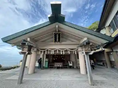 二見興玉神社の{uncategorized: "未分類", other: "その他", undefined: "問題あり", building: "その他建物", grave: "お墓", sacred_gate: "鳥居", guardian: "狛犬", statue: "像", buddha: "仏像", history: "歴史", nature: "自然", garden: "庭園", animal: "動物", pagoda: "塔", temizu: "手水舎", mountain_gate: "山門・神門", sanctuary: "本殿・本堂", subordinate: "末社・摂社", art: "芸術", scenery: "景色", jizo: "地蔵", ema: "絵馬", goshuin: "御朱印", omikuji: "おみくじ", items: "授与品その他", amulet: "お守り", goshuincho: "御朱印帳", eats: "食事", festival: "お祭り", votive_dance: "神楽", shichigosan: "七五三参", wedding: "結婚式", experience: "体験その他", initially: "初詣", around: "周辺", anti_infection: "感染症対策"}