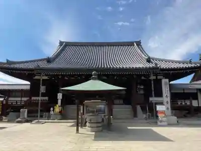 金倉寺の本殿・本堂