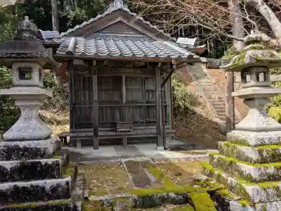 伊勢廻寺の{uncategorized: "未分類", other: "その他", undefined: "問題あり", building: "その他建物", grave: "お墓", sacred_gate: "鳥居", guardian: "狛犬", statue: "像", buddha: "仏像", history: "歴史", nature: "自然", garden: "庭園", animal: "動物", pagoda: "塔", temizu: "手水舎", mountain_gate: "山門・神門", sanctuary: "本殿・本堂", subordinate: "末社・摂社", art: "芸術", scenery: "景色", jizo: "地蔵", ema: "絵馬", goshuin: "御朱印", omikuji: "おみくじ", items: "授与品その他", amulet: "お守り", goshuincho: "御朱印帳", eats: "食事", festival: "お祭り", votive_dance: "神楽", shichigosan: "七五三参", wedding: "結婚式", experience: "体験その他", initially: "初詣", around: "周辺", anti_infection: "感染症対策"}
