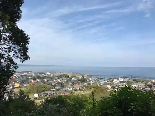 荒磯魚見根神社の景色