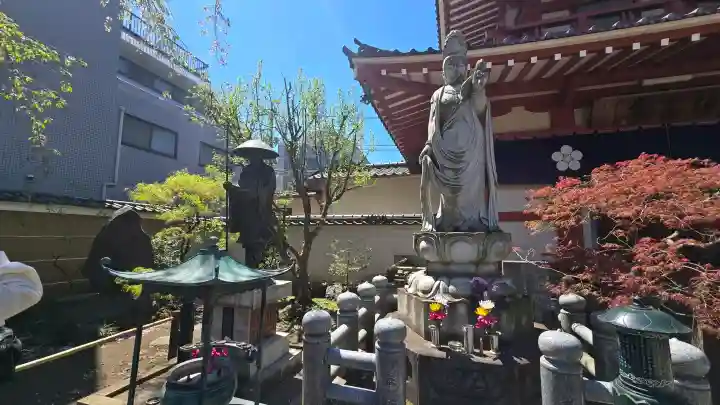 新井薬師(梅照院)の{uncategorized: "未分類", other: "その他", undefined: "問題あり", building: "その他建物", grave: "お墓", sacred_gate: "鳥居", guardian: "狛犬", statue: "像", buddha: "仏像", history: "歴史", nature: "自然", garden: "庭園", animal: "動物", pagoda: "塔", temizu: "手水舎", mountain_gate: "山門・神門", sanctuary: "本殿・本堂", subordinate: "末社・摂社", art: "芸術", scenery: "景色", jizo: "地蔵", ema: "絵馬", goshuin: "御朱印", omikuji: "おみくじ", items: "授与品その他", amulet: "お守り", goshuincho: "御朱印帳", eats: "食事", festival: "お祭り", votive_dance: "神楽", shichigosan: "七五三参", wedding: "結婚式", experience: "体験その他", initially: "初詣", around: "周辺", anti_infection: "感染症対策"}