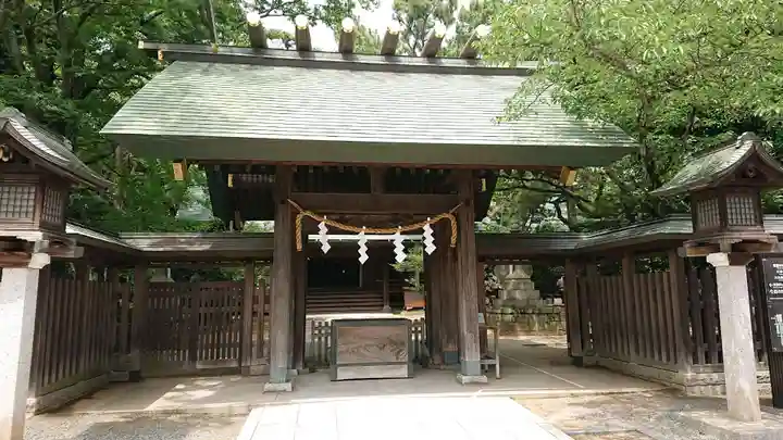意富比神社の山門・神門