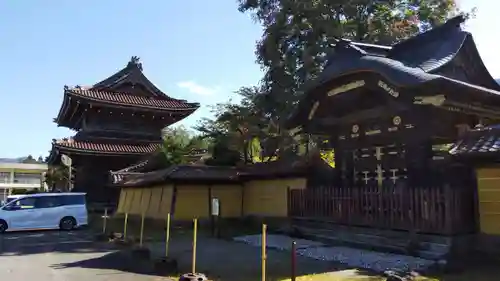 井波別院瑞泉寺の山門・神門