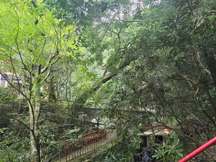 満願滝弁財天(大阪府)