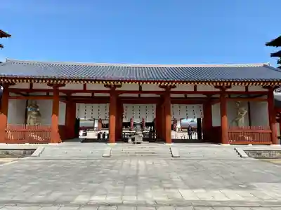 薬師寺の山門・神門