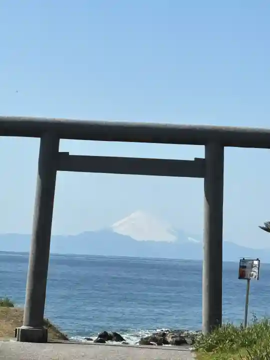 洲崎神社の{uncategorized: "未分類", other: "その他", undefined: "問題あり", building: "その他建物", grave: "お墓", sacred_gate: "鳥居", guardian: "狛犬", statue: "像", buddha: "仏像", history: "歴史", nature: "自然", garden: "庭園", animal: "動物", pagoda: "塔", temizu: "手水舎", mountain_gate: "山門・神門", sanctuary: "本殿・本堂", subordinate: "末社・摂社", art: "芸術", scenery: "景色", jizo: "地蔵", ema: "絵馬", goshuin: "御朱印", omikuji: "おみくじ", items: "授与品その他", amulet: "お守り", goshuincho: "御朱印帳", eats: "食事", festival: "お祭り", votive_dance: "神楽", shichigosan: "七五三参", wedding: "結婚式", experience: "体験その他", initially: "初詣", around: "周辺", anti_infection: "感染症対策"}