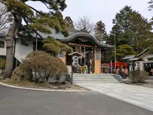 湯倉神社の{uncategorized: "未分類", other: "その他", undefined: "問題あり", building: "その他建物", grave: "お墓", sacred_gate: "鳥居", guardian: "狛犬", statue: "像", buddha: "仏像", history: "歴史", nature: "自然", garden: "庭園", animal: "動物", pagoda: "塔", temizu: "手水舎", mountain_gate: "山門・神門", sanctuary: "本殿・本堂", subordinate: "末社・摂社", art: "芸術", scenery: "景色", jizo: "地蔵", ema: "絵馬", goshuin: "御朱印", omikuji: "おみくじ", items: "授与品その他", amulet: "お守り", goshuincho: "御朱印帳", eats: "食事", festival: "お祭り", votive_dance: "神楽", shichigosan: "七五三参", wedding: "結婚式", experience: "体験その他", initially: "初詣", around: "周辺", anti_infection: "感染症対策"}