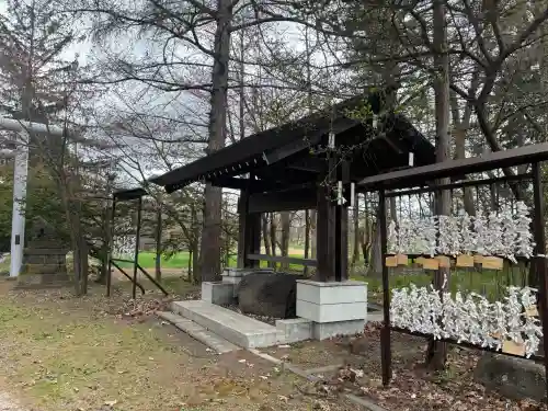 神楽神社の{uncategorized: "未分類", other: "その他", undefined: "問題あり", building: "その他建物", grave: "お墓", sacred_gate: "鳥居", guardian: "狛犬", statue: "像", buddha: "仏像", history: "歴史", nature: "自然", garden: "庭園", animal: "動物", pagoda: "塔", temizu: "手水舎", mountain_gate: "山門・神門", sanctuary: "本殿・本堂", subordinate: "末社・摂社", art: "芸術", scenery: "景色", jizo: "地蔵", ema: "絵馬", goshuin: "御朱印", omikuji: "おみくじ", items: "授与品その他", amulet: "お守り", goshuincho: "御朱印帳", eats: "食事", festival: "お祭り", votive_dance: "神楽", shichigosan: "七五三参", wedding: "結婚式", experience: "体験その他", initially: "初詣", around: "周辺", anti_infection: "感染症対策"}