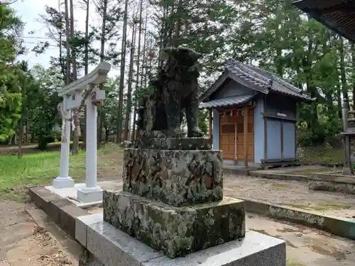 三嶋神社の狛犬